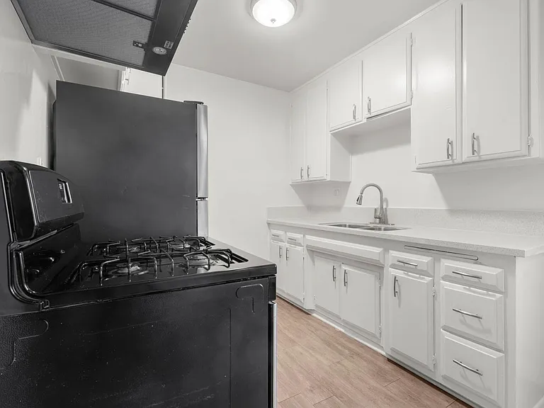 1975 S Corning St #2 — Photo 5