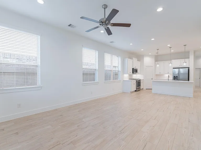 10747 Pine Pink — Photo 24