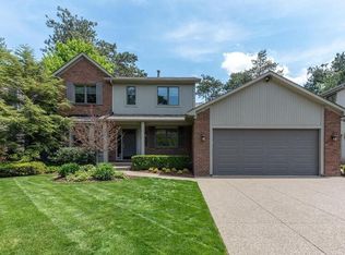 4350 Arbour Dr, Commerce Township, MI 48390