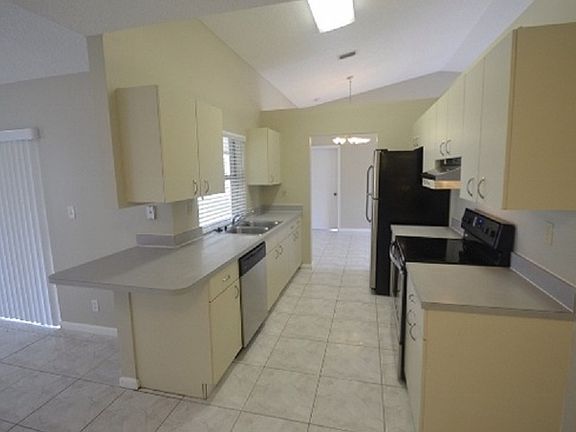 5th image of 9839 NW 28th St