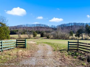1311 Paint Rock Valley Rd, Philadelphia, TN 37846