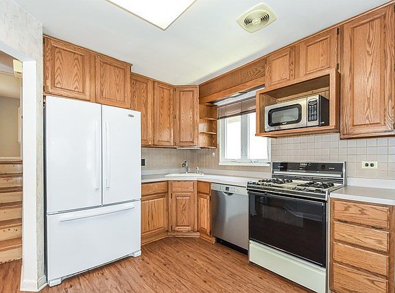 5th image of 7915 Kolmar Ave