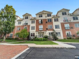 1208 The Plz, Tenafly, NJ 07670