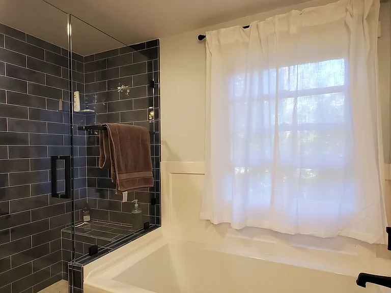 4390 Lakeview Trl — Photo 12