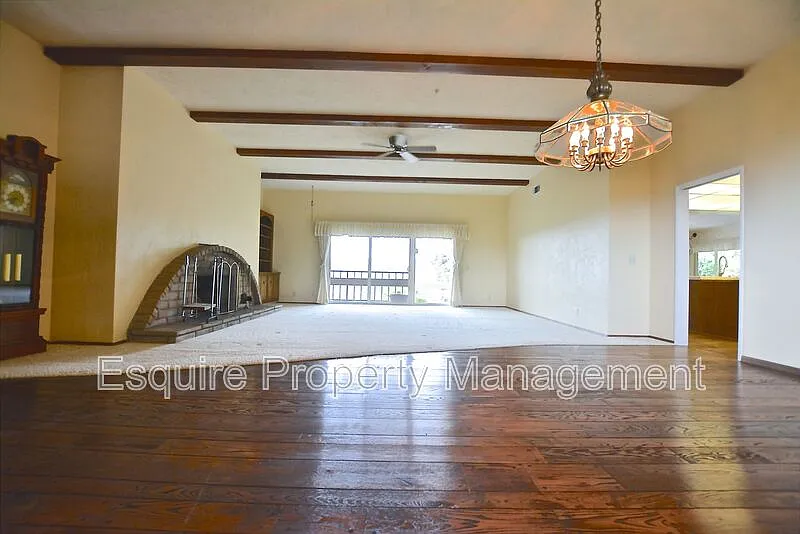 3 bed, 2.5 bath, 2971 sqft, $4,550 — Photo 3