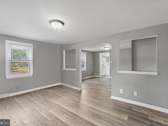 5th image of 375 Peek Ave