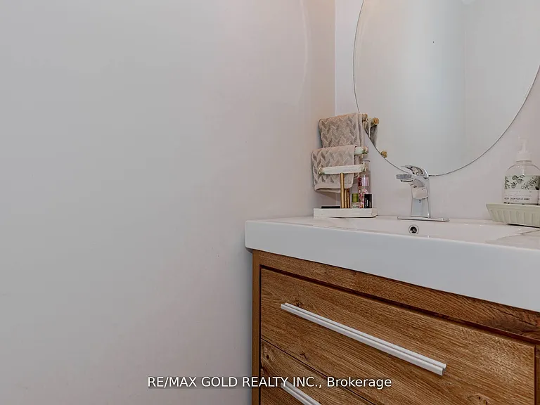 39 Chesterwood Cres — Photo 23