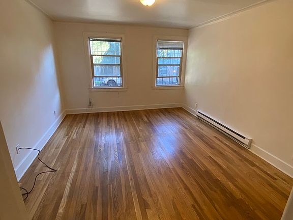 3rd image of 704 E Thomas St APT 108