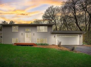 7300 Hunters Run, Eden Prairie, MN 55346