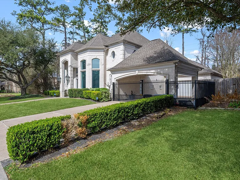 15318 Beecham Dr — Photo 4