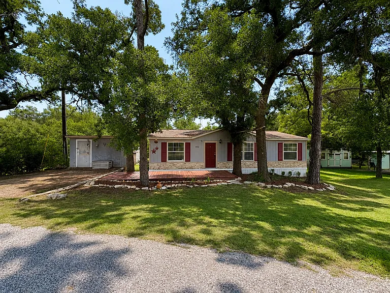 402 County Road 126A — Photo 2