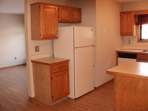 3rd image of 5345 Orleans Ln N APT 6
