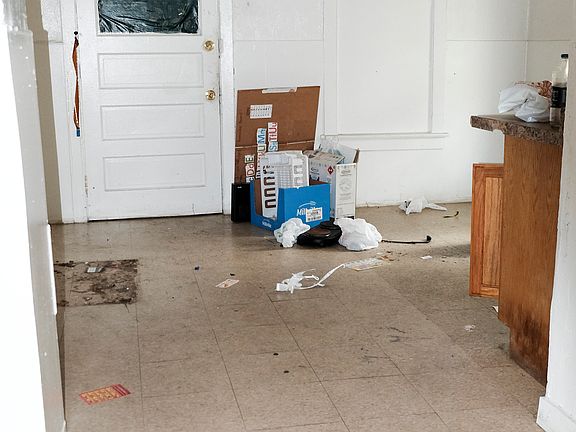 2nd image of 11931 S Eggleston Ave