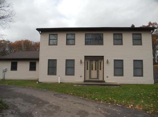 169 S Mountain Blvd, Mountain Top, PA 18707