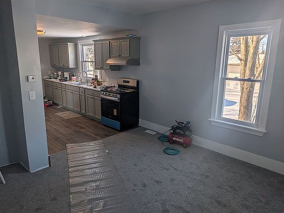 5th image of 2346 Black River St