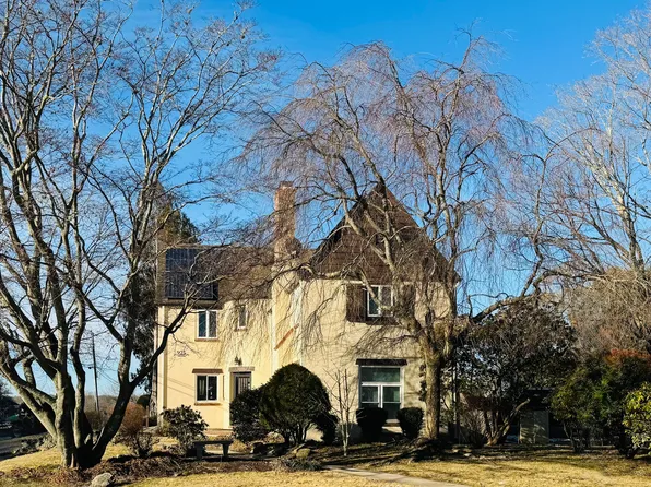 975 Ocean Avenue, New London, CT 06320