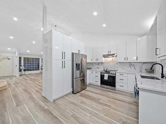 5th image of 16 SW Sandringham Close NW