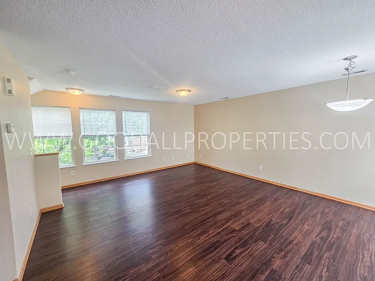 15211 Greenbelt Dr — Photo 5