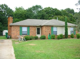 72 Foxdale Dr, Millbrook, AL 36054