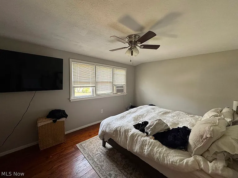 23920 Glenhill Dr — Photo 3