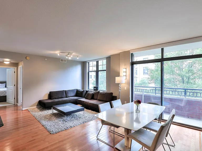 1021 N Garfield St #405 — Photo 1