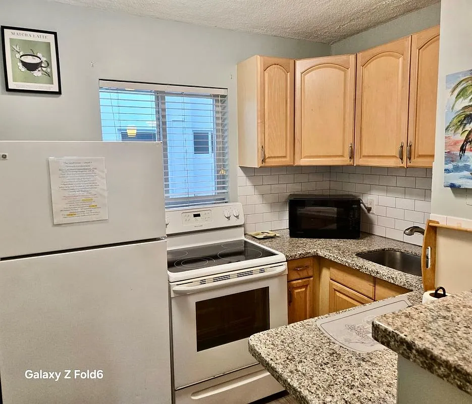 1 bed, 1.0 bath, 448 sqft, $2,500 — Photo 1