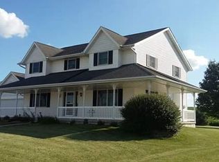 512 Breezeway Dr, Pearl City, IL 61062