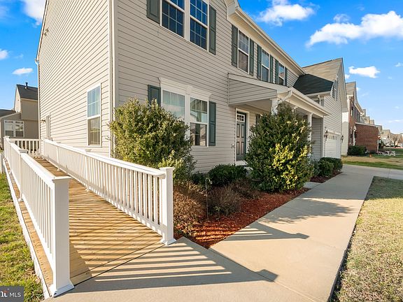 3rd image of 9553 Evergreen Cir