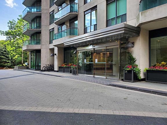 3rd image of 300 Bloor St E #810