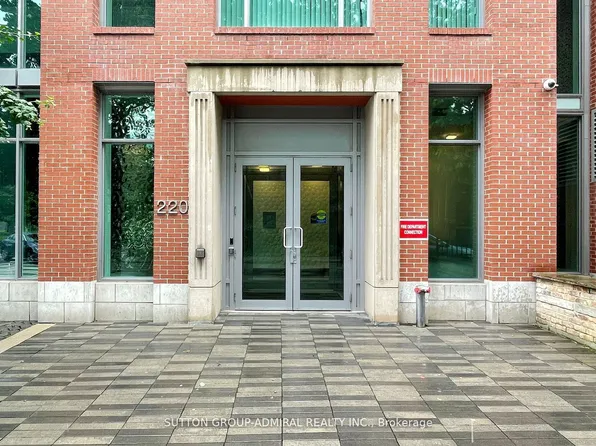 220 George St #304, Toronto, ON M5A 2N1