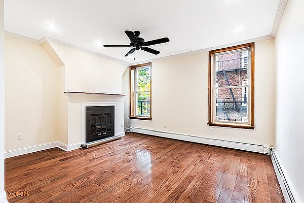 1st image of 634 11th St APT 3R