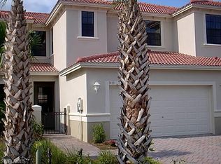 7415 Bristol Cir, Naples, FL 34120