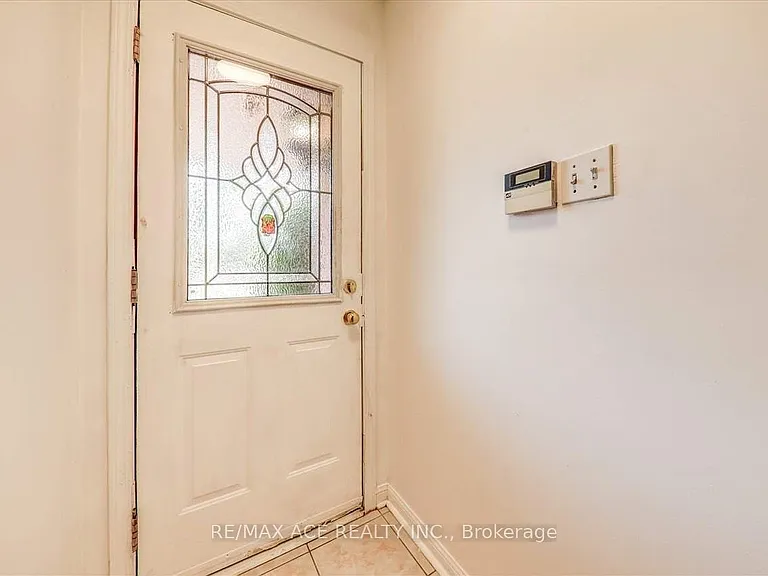 35 Pitchpine Dr — Photo 5