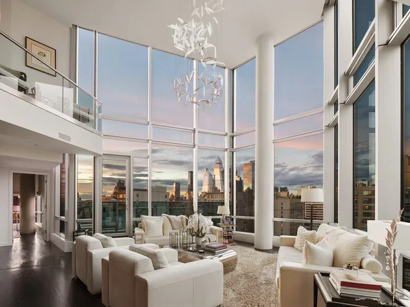 166 West 18th Street PHB image 2 of 20