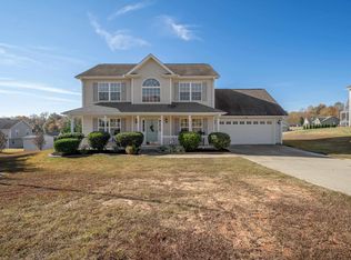 262 Gibbs Rd, Wellford, SC 29385