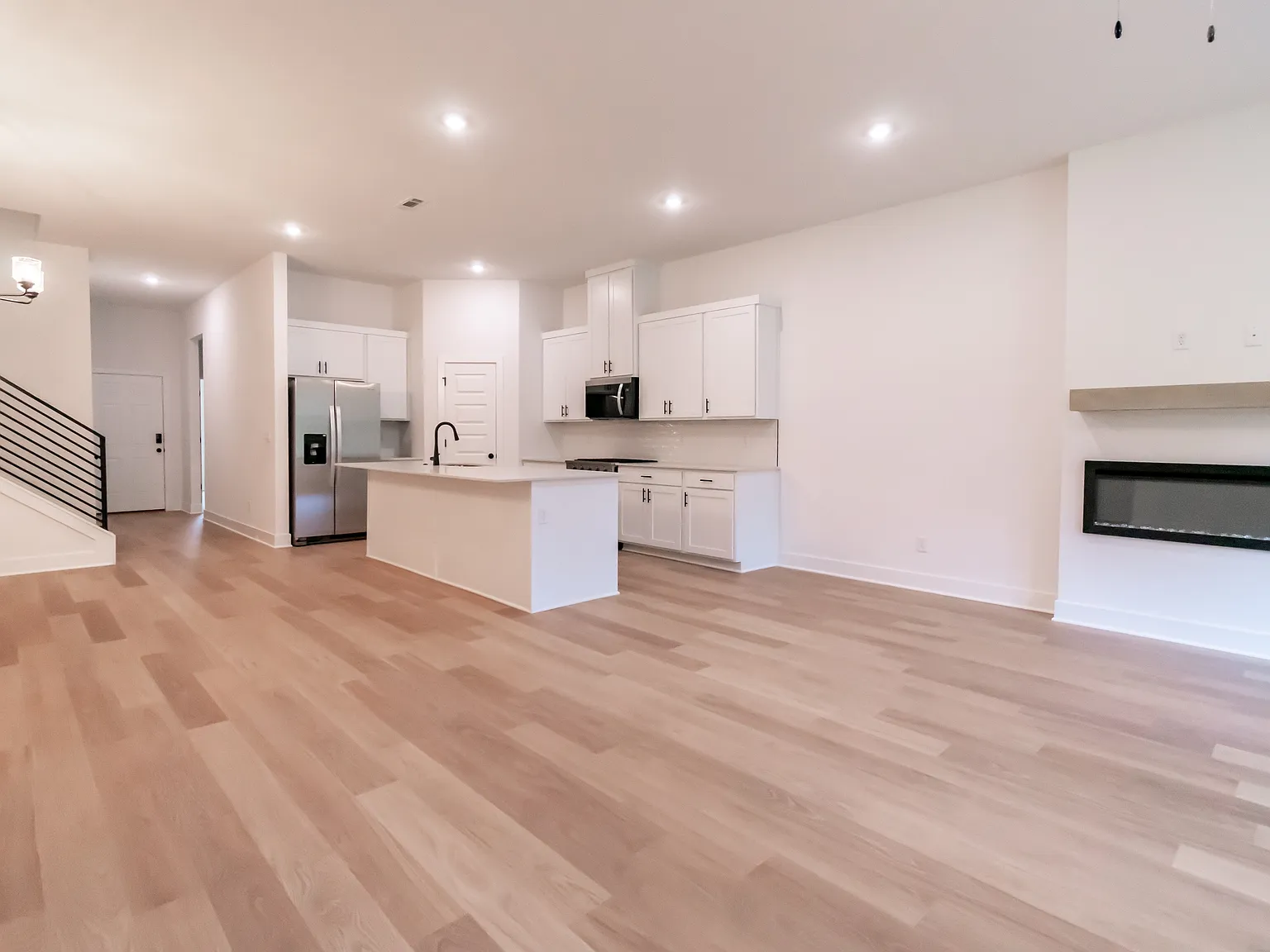1835 East Fiji Street - 1 — Photo 3