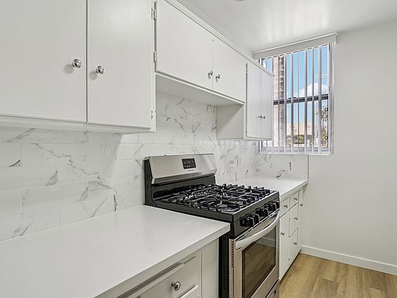 5th image of 1800 Prosser Ave #1