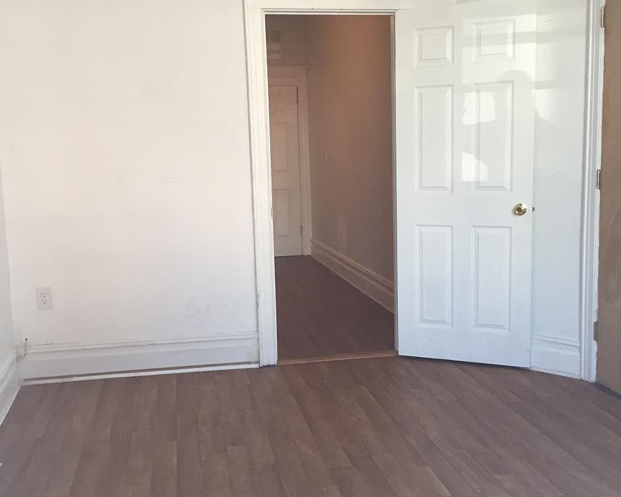 2nd image of 6206 68th Ave #1