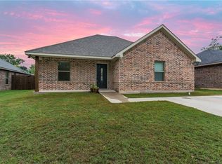 1124 W Day St, Denison, TX 75020
