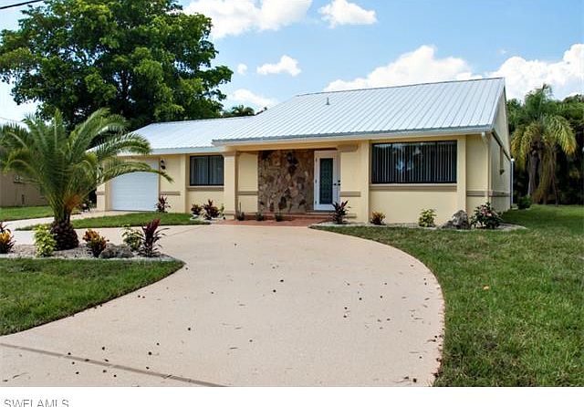 1st image of 929 SW 52nd St