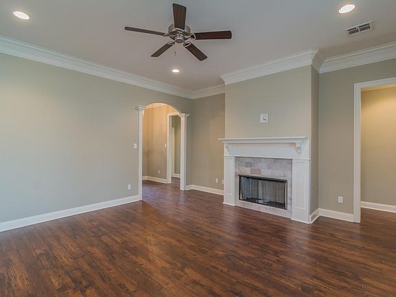 4th image of 103 Old Road Dr