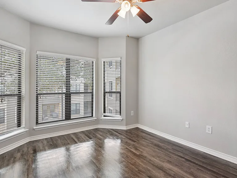 404 Rio Grande — Photo 41