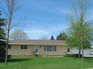 1004 10th Ave SE, E Grand Forks, MN 56721