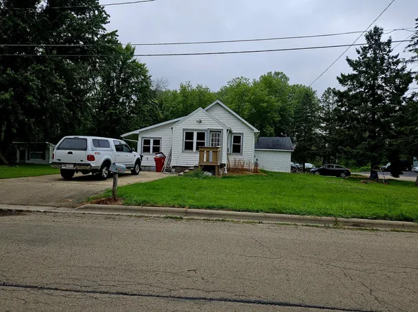 333 West St, New London, WI 54961