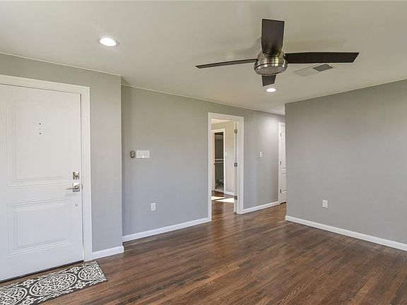 5th image of 8008 Raymond Ave