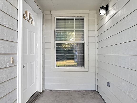 3rd image of 6146 Plantation Forest Dr