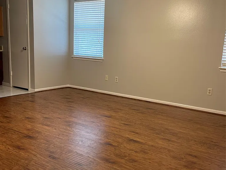 9219 Carousel Ln — Photo 15