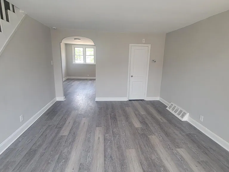 7206 Rutland St — Photo 3