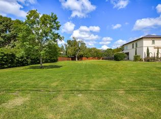 219 Burr Rd, Terrell Hills, TX 78209