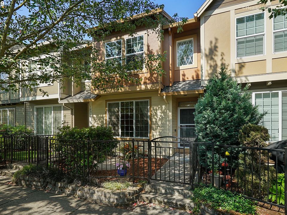 1st image of 1027 SE Nazomi Ave